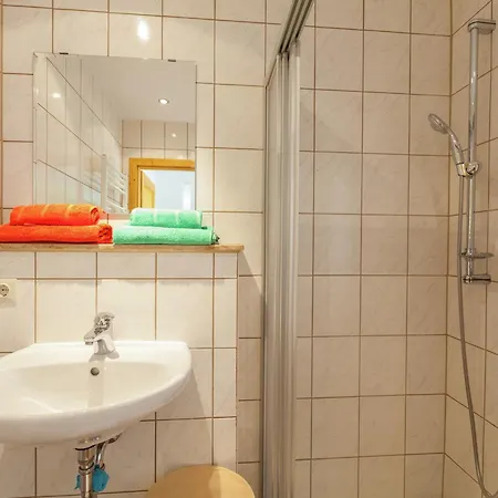 Modern With Shared Swimming Pool In Tatil Evi Mittelndorf