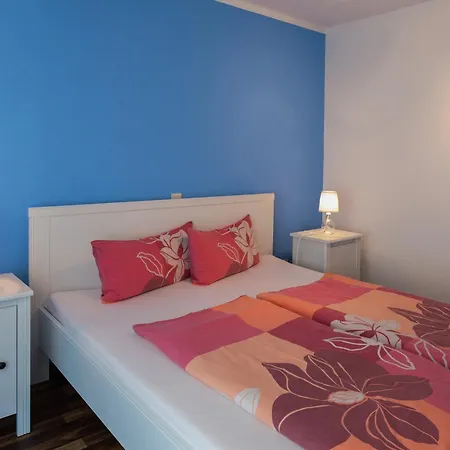 Modern With Shared Swimming Pool In Tatil Evi Mittelndorf