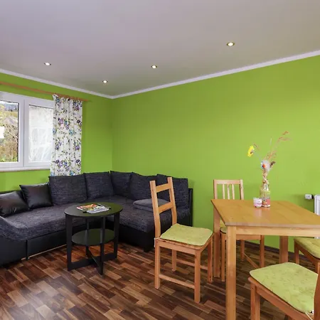 Modern With Shared Swimming Pool In Tatil Evi Mittelndorf