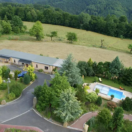 Tatil Evi Modern With Shared Swimming Pool In Mittelndorf